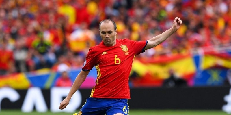 Iniesta đã ghi bàn duy nhất giúp Tây Ban Nha vô địch